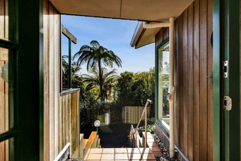 Photo of property in 1 Te Mara Place, Merrilands, New Plymouth, 4312