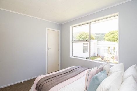 Photo of property in 270b Wellington Road, Wainuiomata, Lower Hutt, 5014