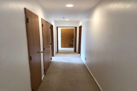 Photo of property in 2/2 East Coast Road, Milford, Auckland, 0620