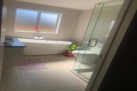 Photo of property in 8 Azzurro Way, Flat Bush, Auckland, 2019
