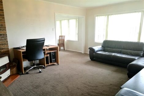 Photo of property in 1/11 Strid Road, Te Atatu South, Auckland, 0610