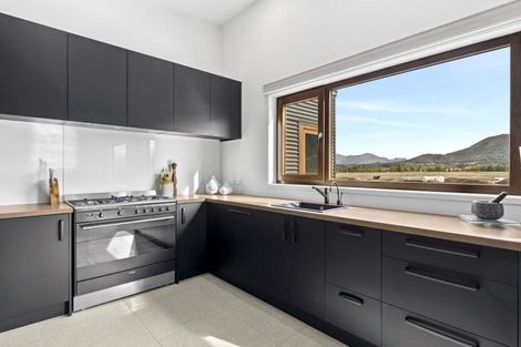 Photo of property in 185 Burdon Loop, Lake Hawea, 9382