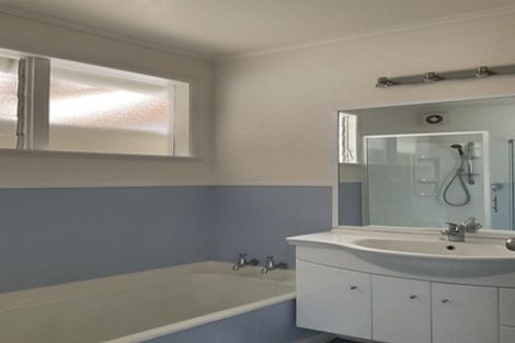 Photo of property in 22a Knightsbridge Drive, Forrest Hill, Auckland, 0620