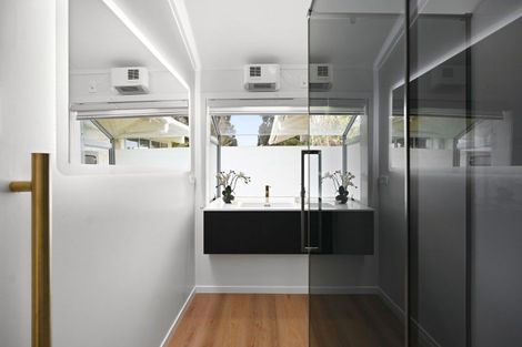 Photo of property in 11 Hibiscus Avenue, Hamilton Lake, Hamilton, 3204