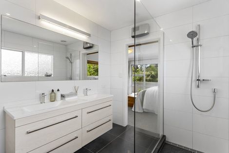 Photo of property in 14 Aberdeen Road, Campbells Bay, Auckland, 0620