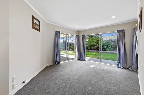 Photo of property in 26 Bundoran Way, Pinehill, Auckland, 0632