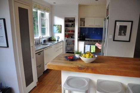 Photo of property in 124 Cheviot Road, Lowry Bay, Lower Hutt, 5013