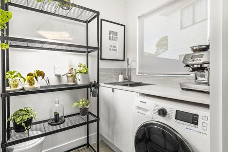 Photo of property in 3/24 Mason Street, Moera, Lower Hutt, 5010