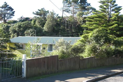 Photo of property in 38 Black Rock Road, Newlands, Wellington, 6037