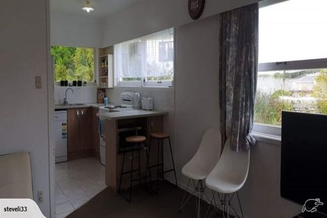 Photo of property in 2/219 Forrest Hill Road, Forrest Hill, Auckland, 0620