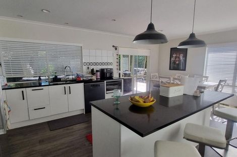 Photo of property in 45e Redoubt Road, Goodwood Heights, Auckland, 2105