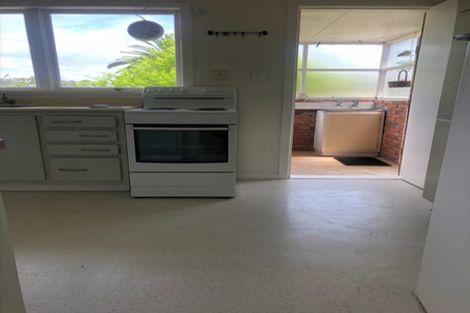 Photo of property in 2 Totara Grove, Hillcrest, Auckland, 0627