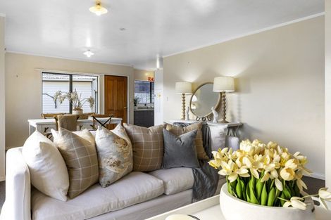 Photo of property in 33 Sunset Street, Hilltop, Taupo, 3330