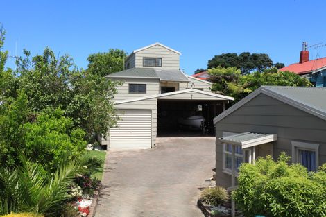 Photo of property in 28 James Street, Raglan, 3225