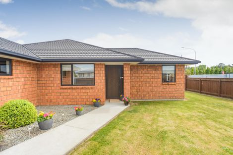 Photo of property in 2 Pegasus Place, Kelvin Grove, Palmerston North, 4414