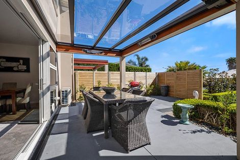 Photo of property in 250b Courtenay Street, Strandon, New Plymouth, 4312