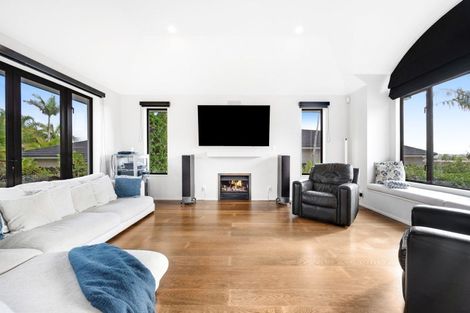 Photo of property in 7 Kerridge Close, Shamrock Park, Auckland, 2016