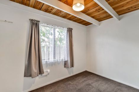 Photo of property in 25 Normandy Place, Henderson, Auckland, 0610