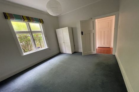 Photo of property in 1 Hungerford Road, Lyall Bay, Wellington, 6022