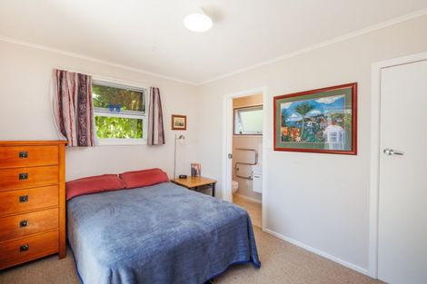 Photo of property in 15 Ferry Street, Foxton Beach, Foxton, 4815