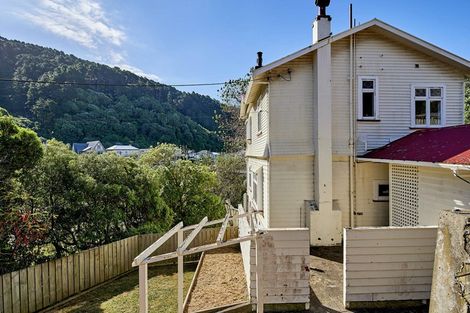 Photo of property in 22 Selwyn Terrace, Thorndon, Wellington, 6011