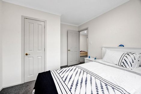 Photo of property in 19 Dolphin Parade, Bell Block, New Plymouth, 4312