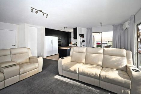 Photo of property in 4 Wesleydale Place, Papakura, 2110