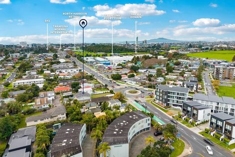 Photo of property in 9 Ocean View Road, Hillcrest, Auckland, 0627
