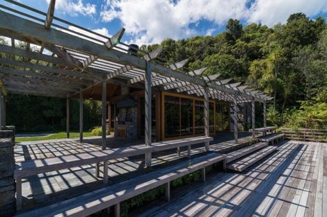 Photo of property in 45 Whakamoenga Point, Acacia Bay, Taupo, 3385