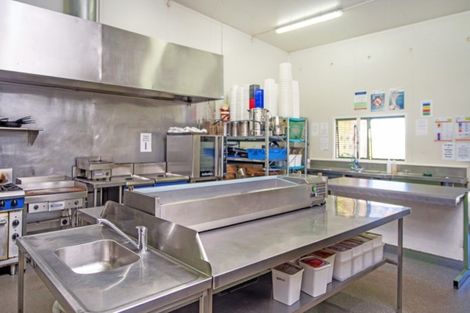 Photo of property in 12 Huna Road, Coastlands, Whakatane, 3191