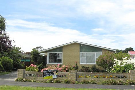 Photo of property in 16 Eglinton Street, Avondale, Christchurch, 8061