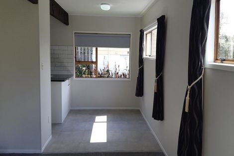 Photo of property in 2/73 Eskdale Road, Birkdale, Auckland, 0626