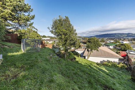 Photo of property in 108 Arahura Crescent, Waitangirua, Porirua, 5024