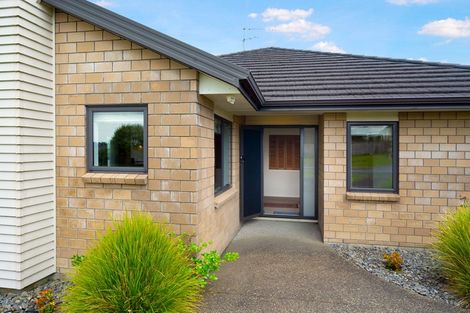 Photo of property in 5 Mcwhirters Farm Lane, Massey, Auckland, 0614