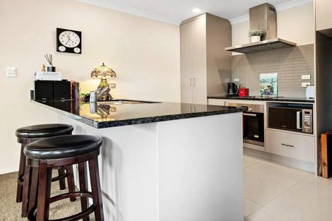 Photo of property in 11 Logan Place, Waiuku, 2123