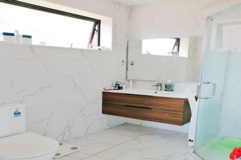 Photo of property in 5 Tararua Street, Massey, Auckland, 0614