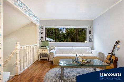 Photo of property in 719 Scenic Drive, Henderson Valley, Auckland, 0612