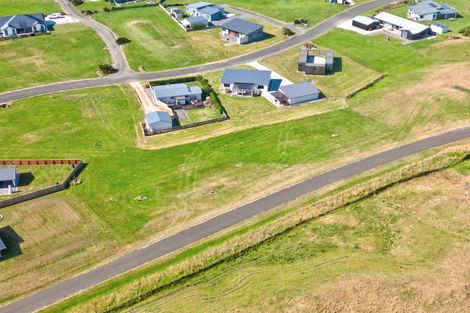 Photo of property in 17 Waipipi Road, Waverley, 4591