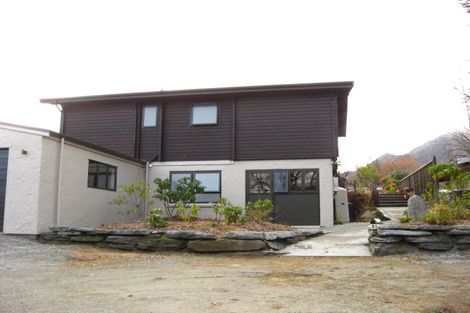 Photo of property in 13 Argyle Place, Arrowtown, 9302