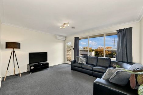 Photo of property in 2/52 Mortlake Street, Islington, Christchurch, 8042