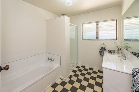 Photo of property in 5 Linda Place, Saint Johns Hill, Whanganui, 4501