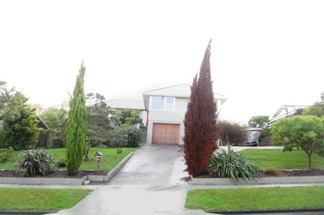 Photo of property in 19 Cheriton Road, Mellons Bay, Auckland, 2014