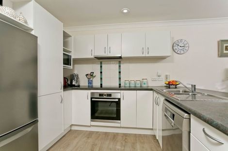 Photo of property in 7/14 Ponderosa Drive, Oteha, Auckland, 0632