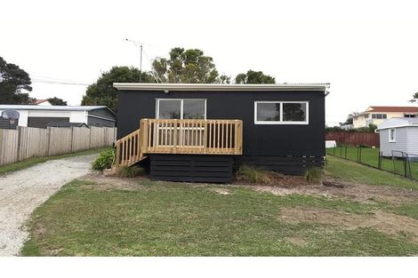 Photo of property in 9 Foster Crescent, Snells Beach, 0920