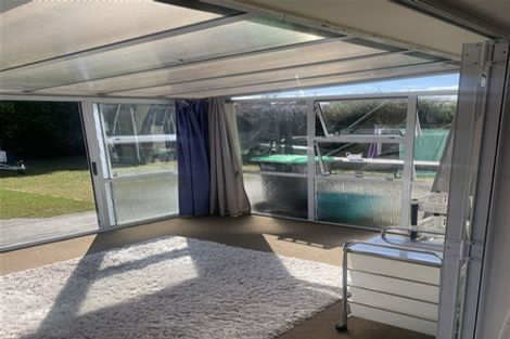 Photo of property in 12 Fisher Place, Carterton, 5713