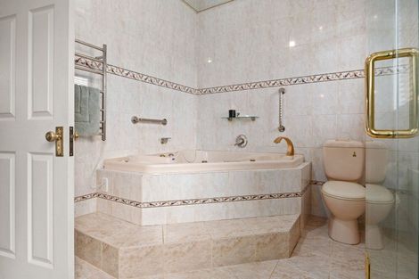 Photo of property in 17 Te Puroa Place, Huntington, Hamilton, 3210