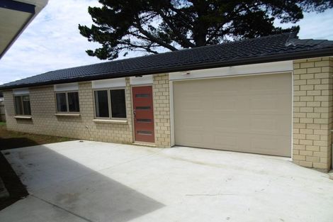 Photo of property in 16 Mirrabooka Avenue, Botany Downs, Auckland, 2010