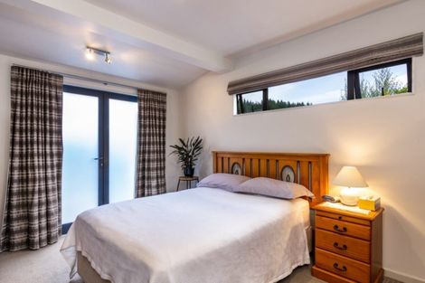 Photo of property in 400 Gillespie Place, Acacia Bay, Taupo, 3385