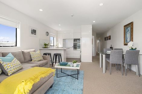 Photo of property in 14/5 Cook Street, Howick, Auckland, 2014