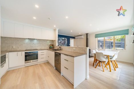 Photo of property in 10 Meadowbank Drive, Belmont, Lower Hutt, 5010